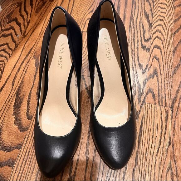 Nine West Rocha black leather almond toe slip on platform heels size 7.5 pumps - Picture 16 of 16